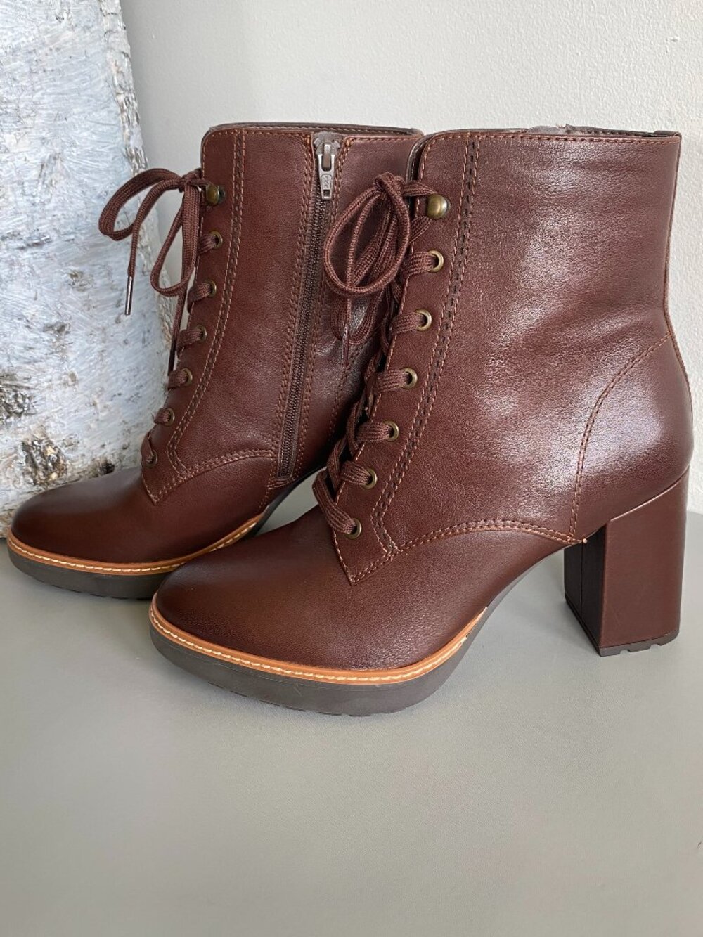 Naturalizer Callie Brown Leather Lace Up Side Zip Block Heel Ankle Boots 10W NEW